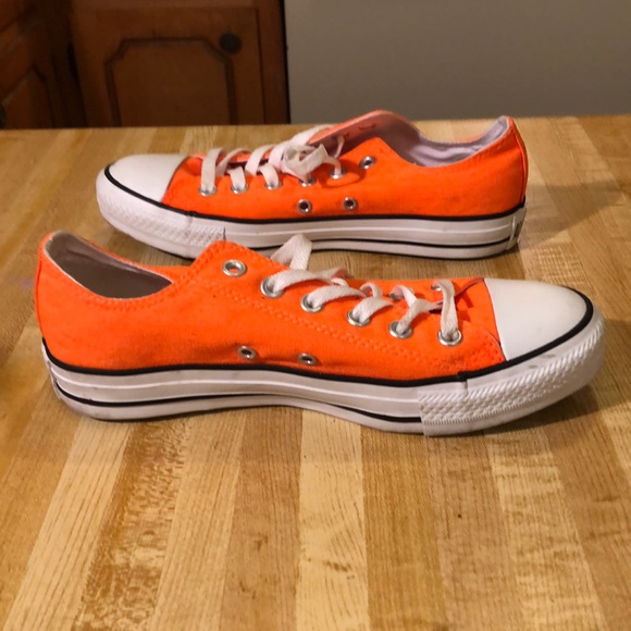 Converse - Picture 3 of 4